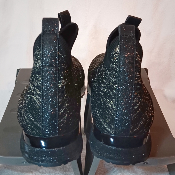 Size 6 Urban Sport by J/Slides NYC Orion Lifestyle Sneaker black/gold metallic - Picture 7 of 8